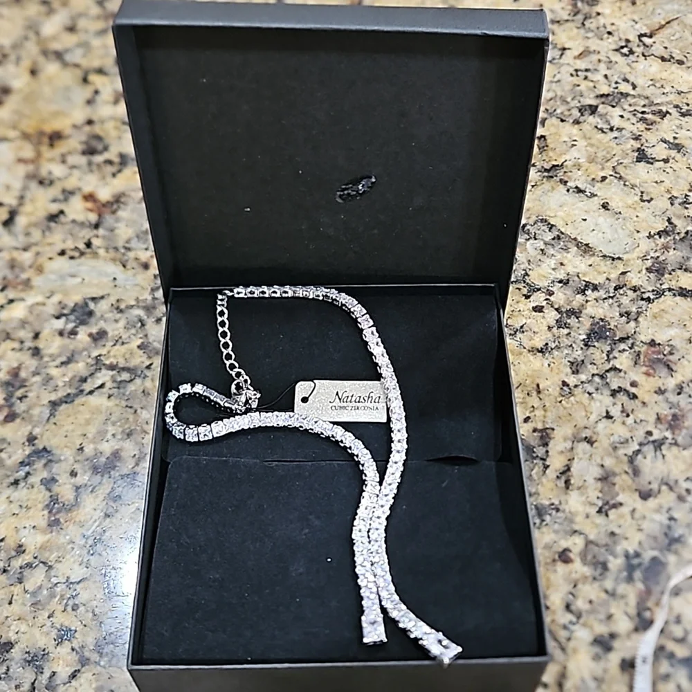 Natasha Couture nwt comes